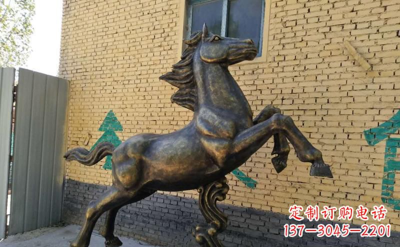 宜宾马雕塑玻璃钢仿铜创作的艺术