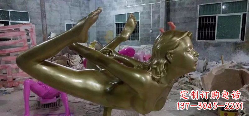 宜宾玻璃钢仿铜雕刻的女人雕塑
