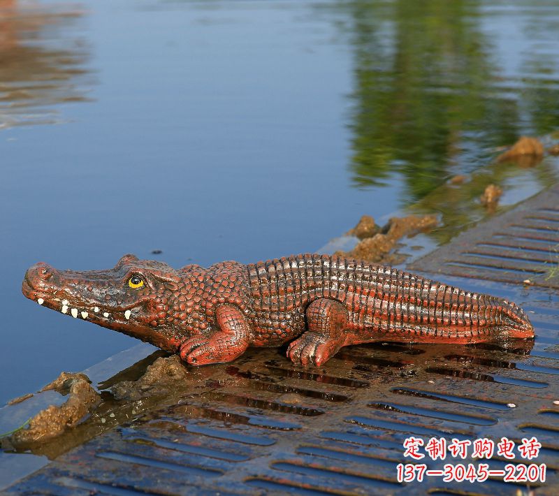 宜宾玻璃钢仿真鳄鱼园林水景景观动物雕塑
