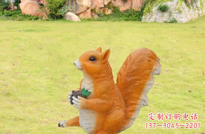 宜宾玻璃钢制作的松鼠雕塑