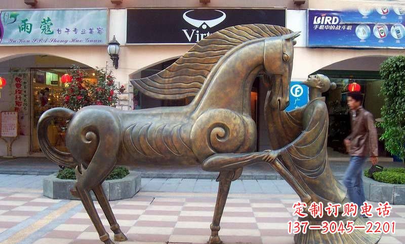 宜宾传承着传奇马雕塑
