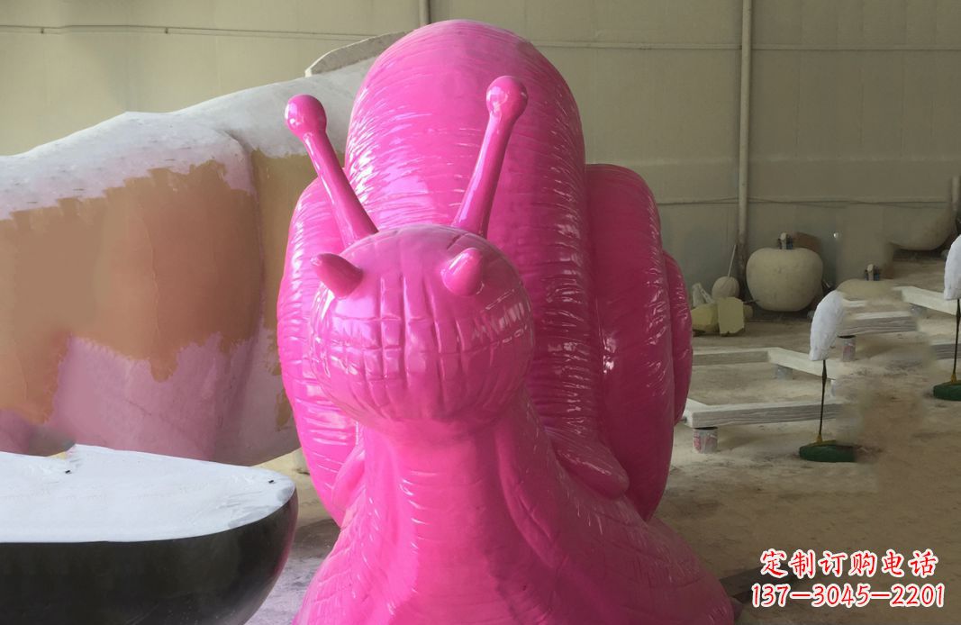 宜宾不锈钢彩绘蜗牛雕塑给公园景观增添点缀