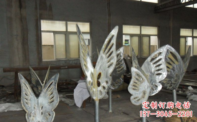 宜宾不锈钢彩色蝴蝶景观雕塑——美丽色彩装点美景