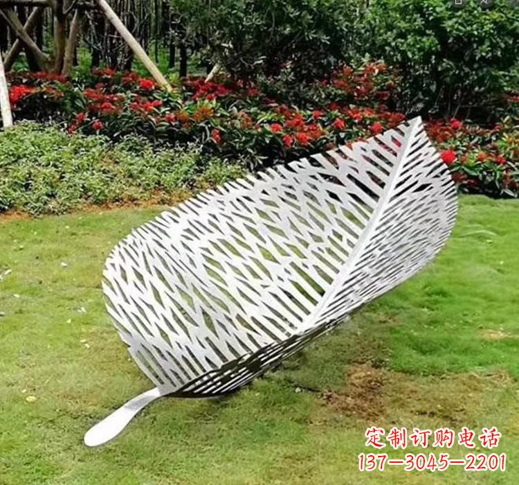 宜宾不锈钢树叶雕塑艺术与美的结合