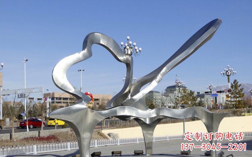 宜宾不锈钢抽象钢琴广场雕塑