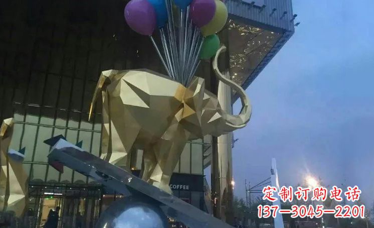 宜宾大象踩高跷——点缀城市景观