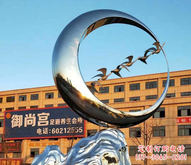 宜宾不锈钢大雁雕塑象征着生机勃勃的美丽