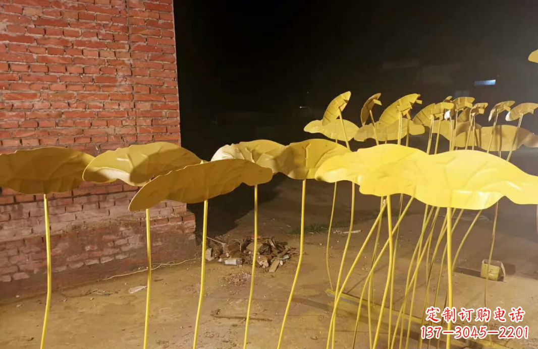 宜宾不锈钢锻造荷花雕塑1