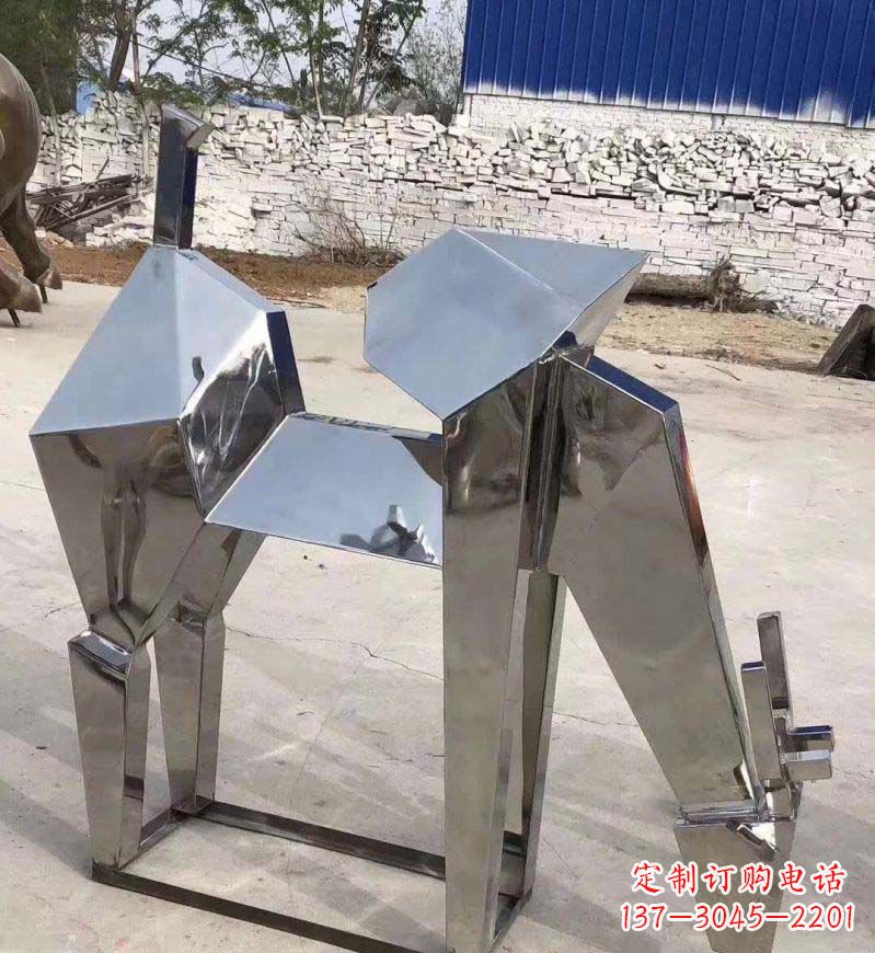 宜宾不锈钢锻造的景观小鹿雕塑