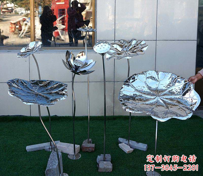 宜宾不锈钢雕刻荷花美化环境