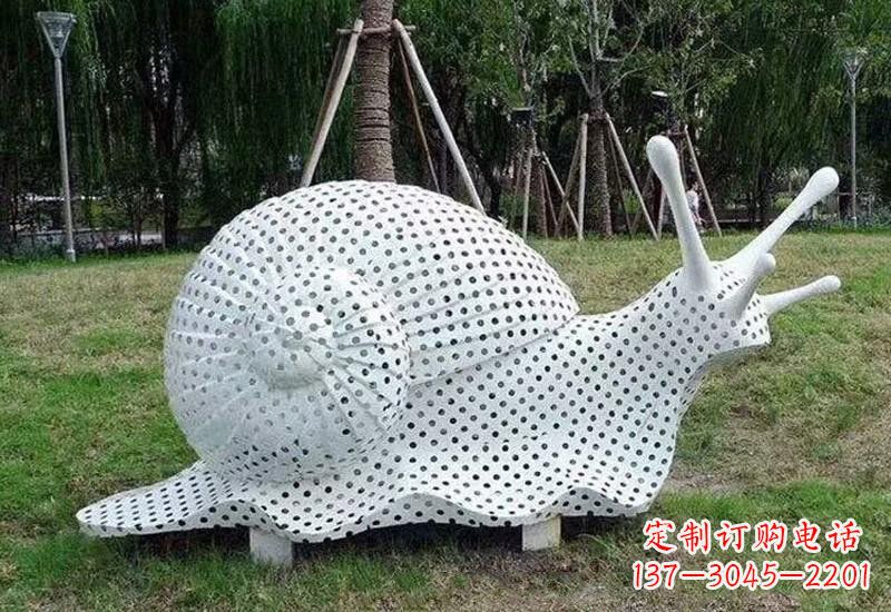 宜宾不锈钢公园里的蜗牛雕塑