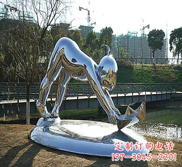 宜宾不锈钢公园里的儿童雕塑