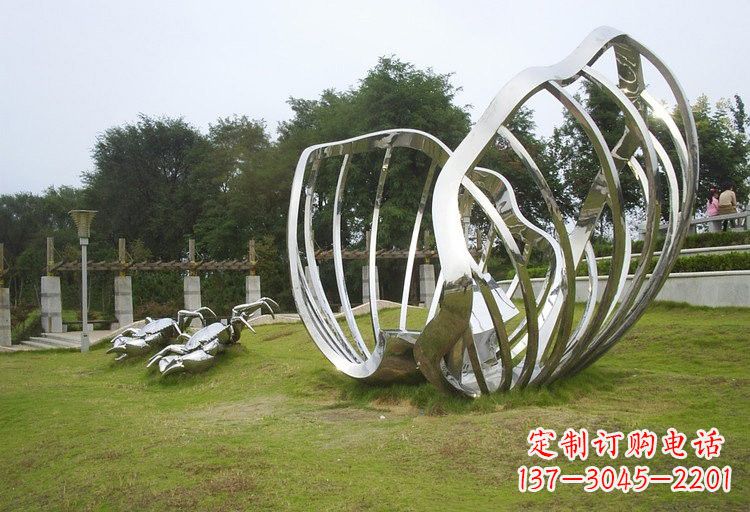 宜宾不锈钢公园螃蟹和贝壳雕塑