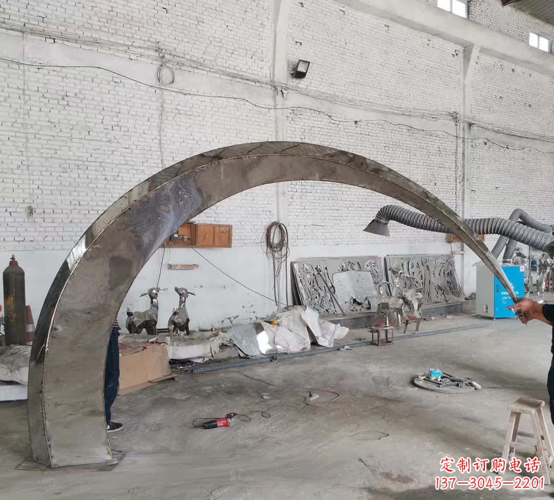宜宾不锈钢拱门半圆雕塑