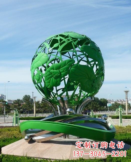 宜宾荷叶穿梭的美丽雕塑