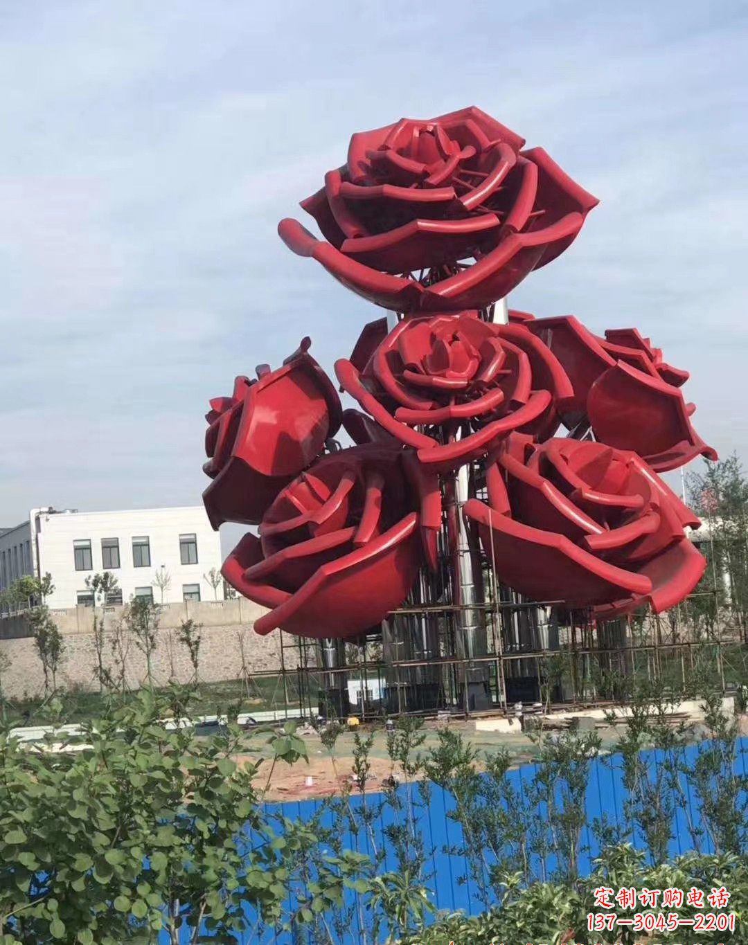 宜宾不锈钢玫瑰雕塑象征爱与美
