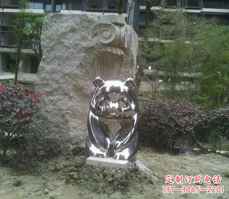 宜宾不锈钢户外熊猫雕塑
