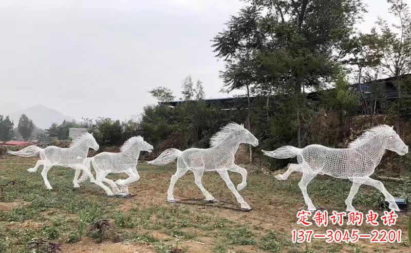 宜宾不锈钢马雕塑勇往直前