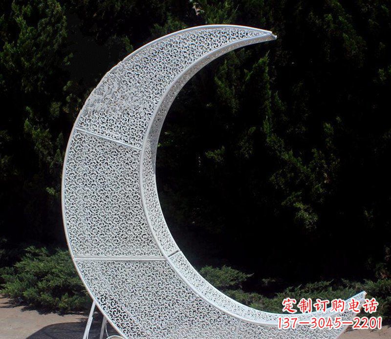 宜宾不锈钢镂空月亮公园雕塑浪漫而又神奇