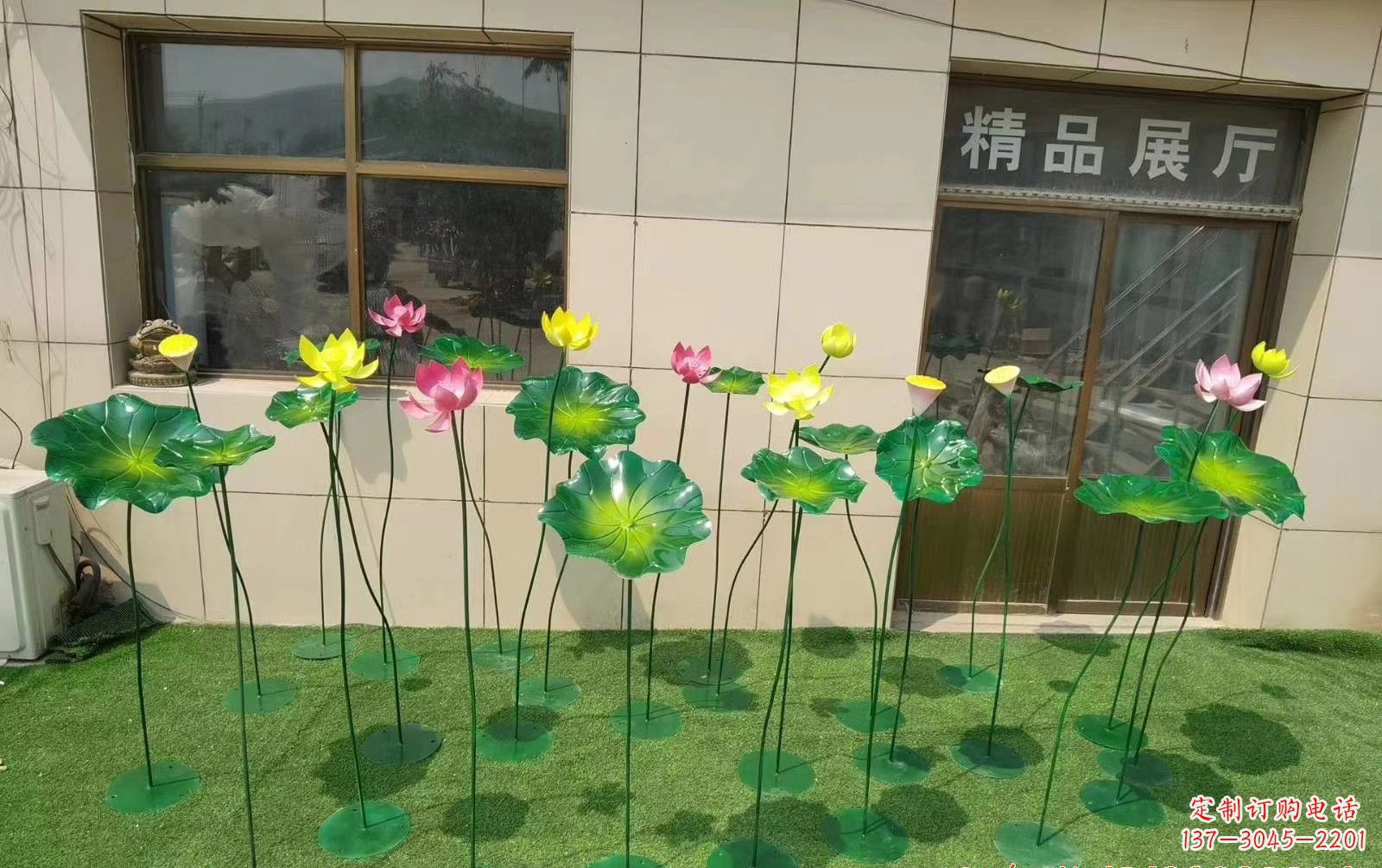 宜宾不锈钢荷花雕塑给景观增添美感