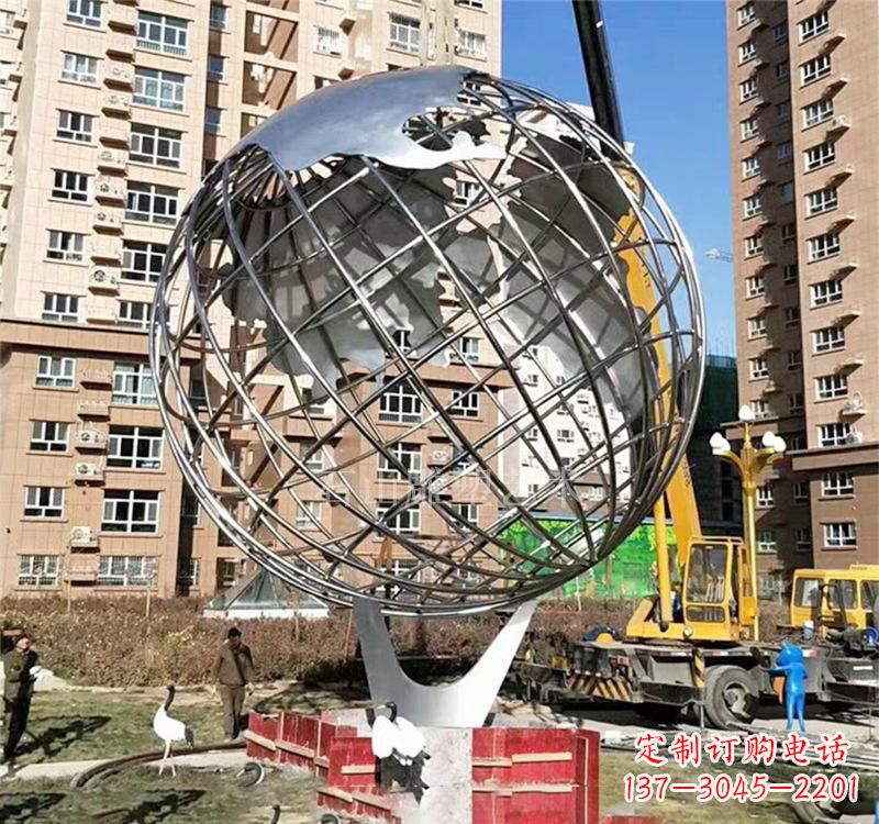 宜宾不锈钢地球仪雕塑以艺术表达地球的美