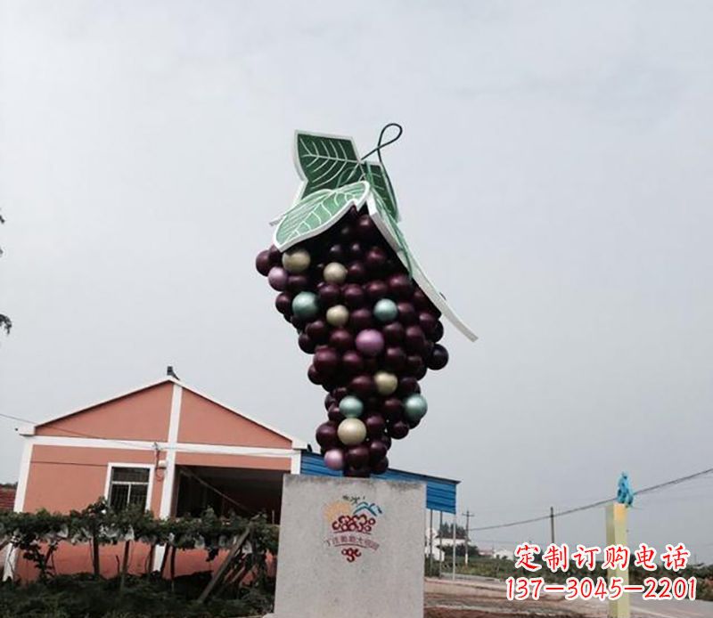 宜宾精美绝伦的不锈钢葡萄雕塑