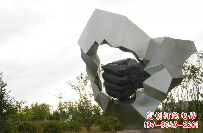 宜宾不锈钢拳头雕塑雕刻象征勇气和力量