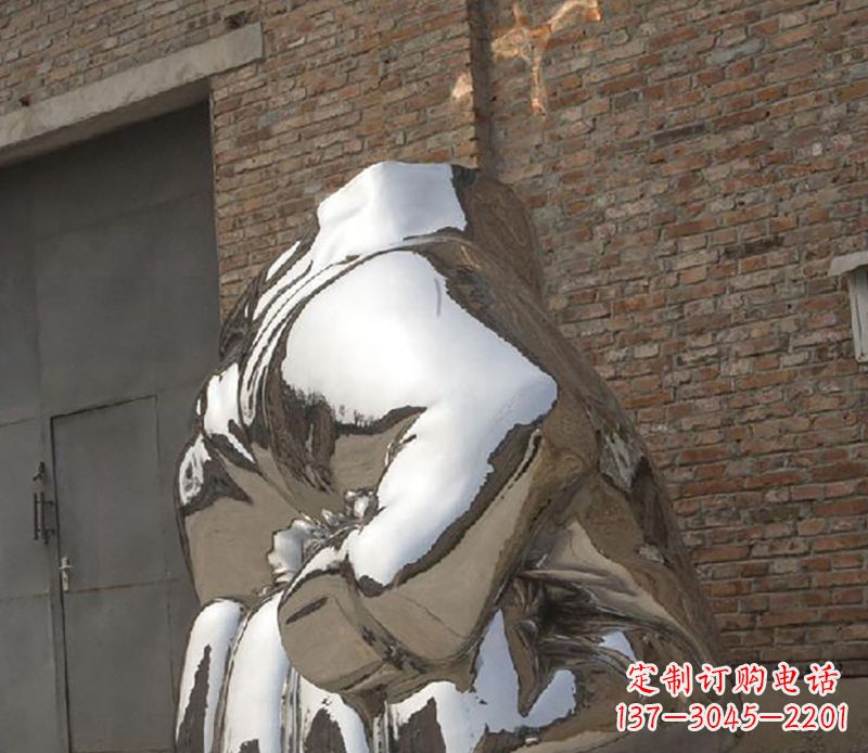 宜宾不锈钢拳头雕塑