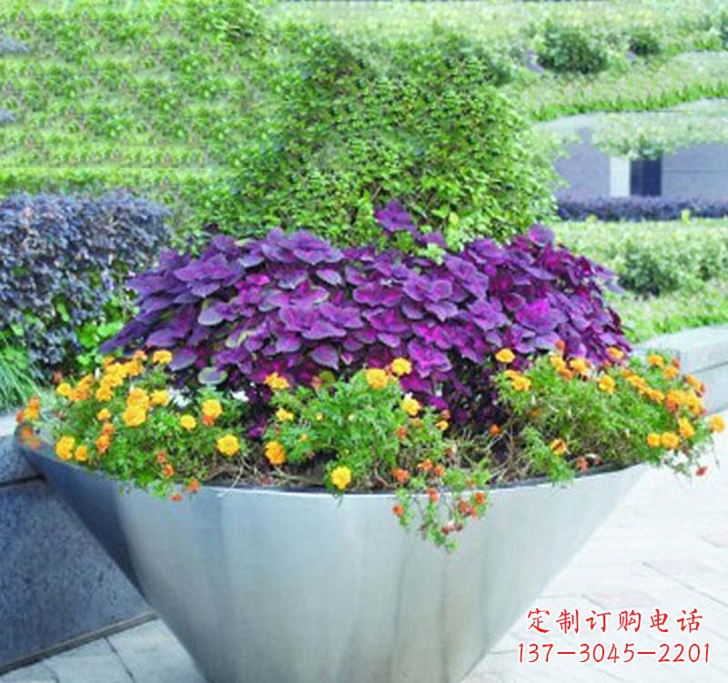 宜宾不锈钢花盆雕塑艺术之美