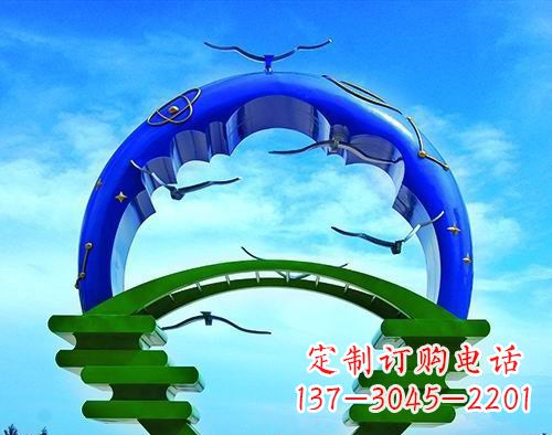 宜宾海洋书籍雕塑——记忆中的校园美景