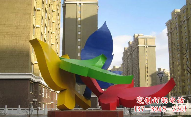 宜宾不锈钢树叶景观雕塑美丽而精致