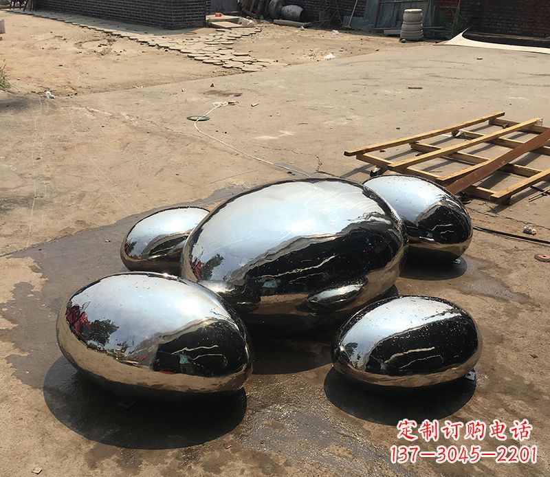 宜宾不锈钢水滴雕塑给景观增添独特魅力