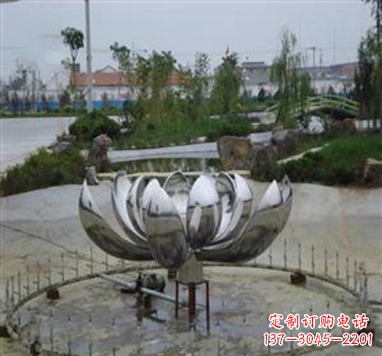 宜宾不锈钢荷花雕塑营造美丽水景
