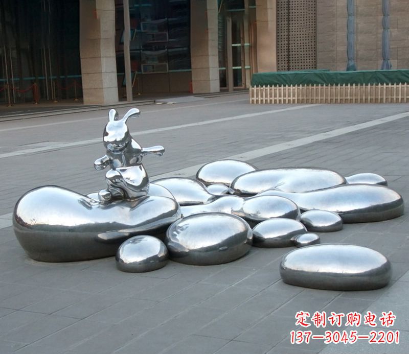 宜宾不锈钢兔子雕塑饱含艺术美感的艺术品