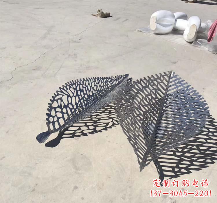 宜宾不锈钢园林镂空树叶雕塑