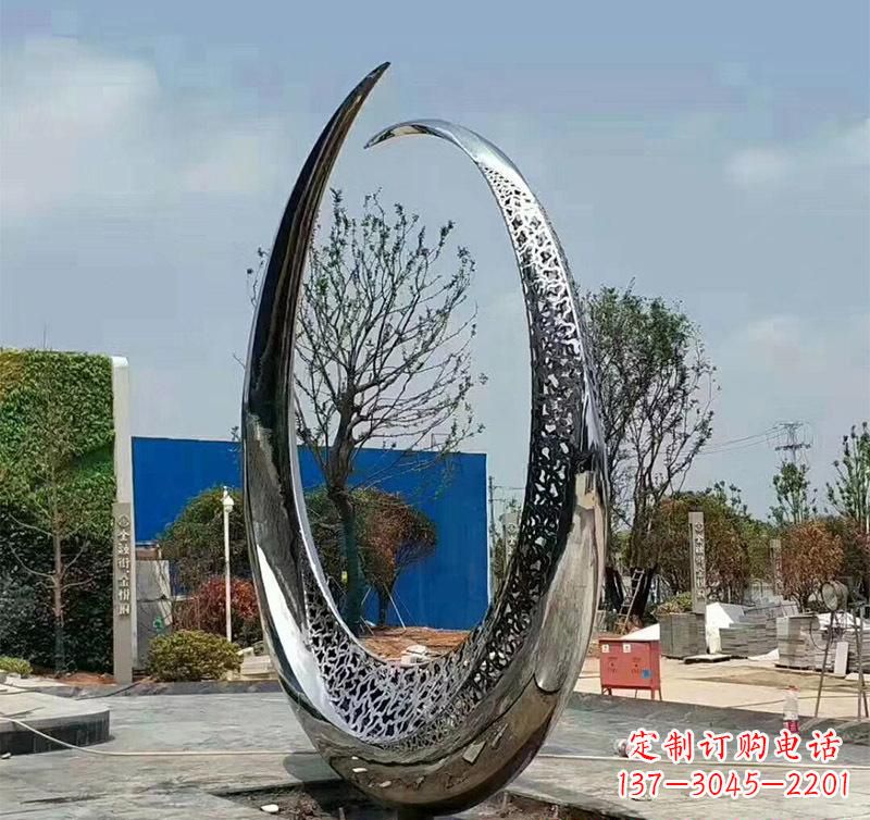 宜宾不锈钢圆环雕塑将艺术与实用结合