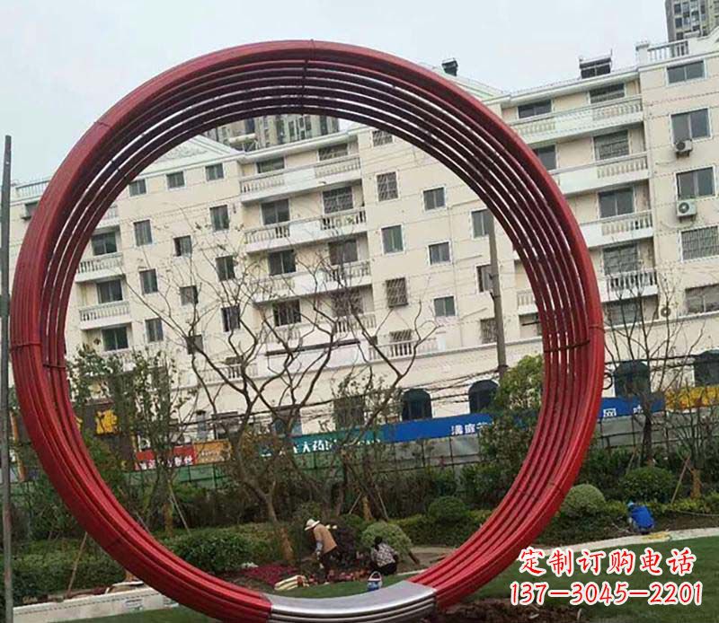 宜宾不锈钢圆环雕塑精致而经久耐用