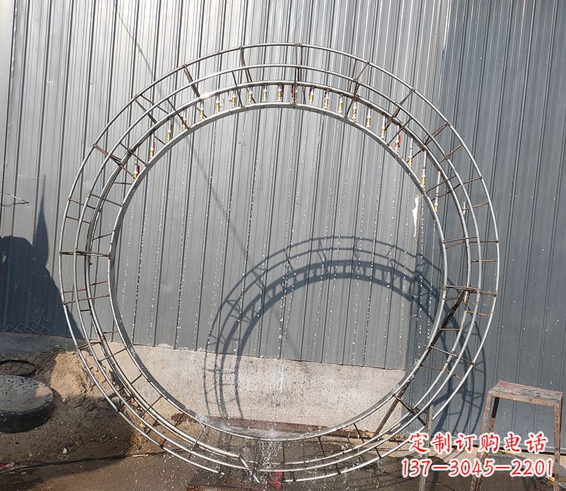 宜宾不锈钢圆环景观雕塑