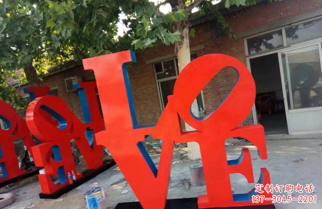 宜宾不锈钢字母景观雕塑