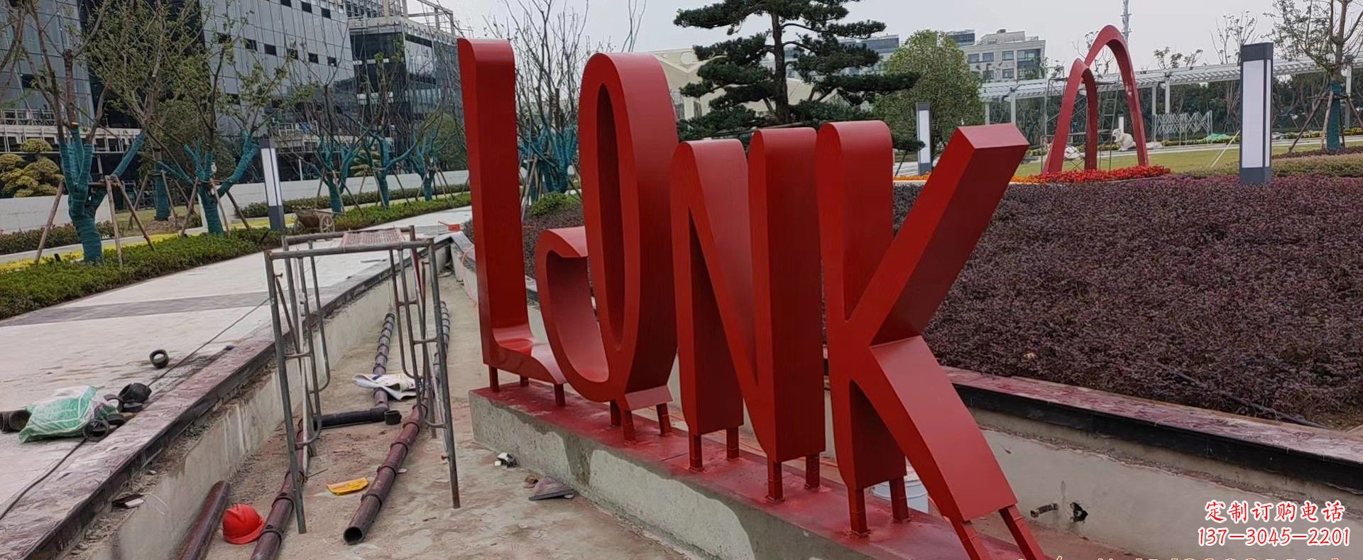 宜宾不锈钢字母景观雕塑把美丽带入城市