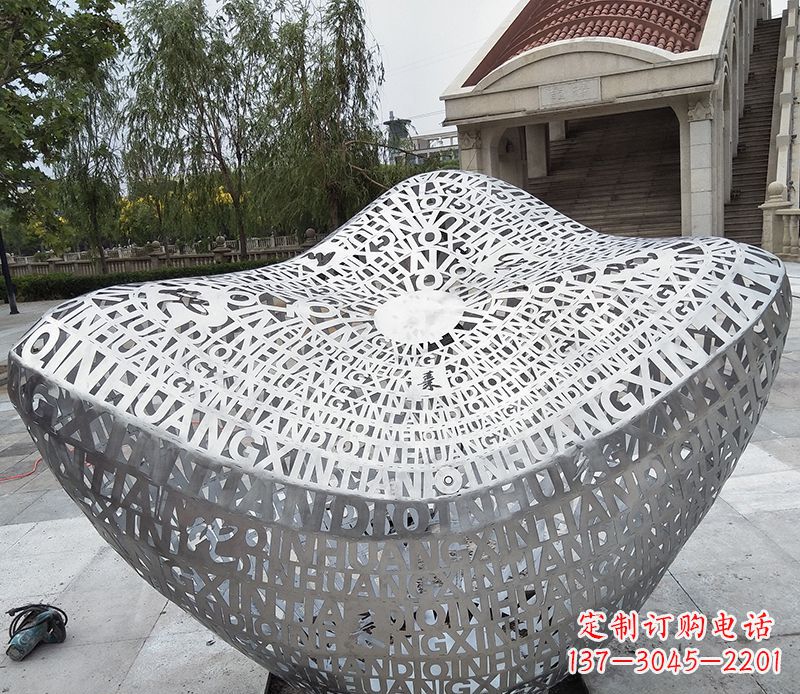 宜宾不锈钢字母元宝雕塑精美艺术精品