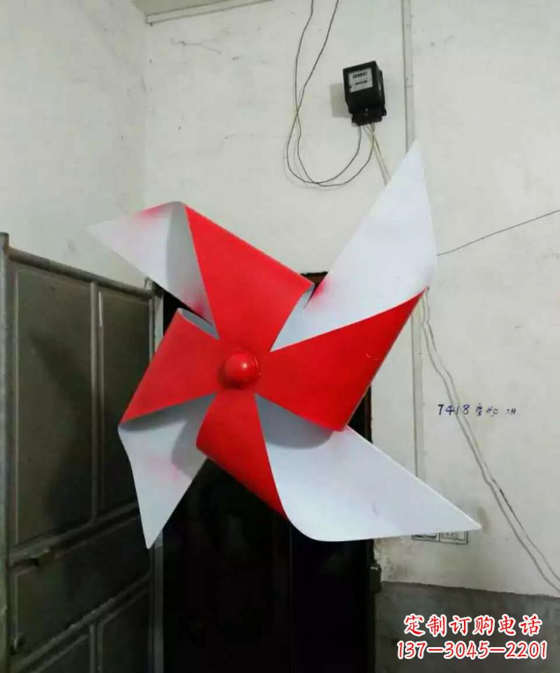 宜宾彩色不锈钢风车雕塑色彩缤纷的艺术瑰宝