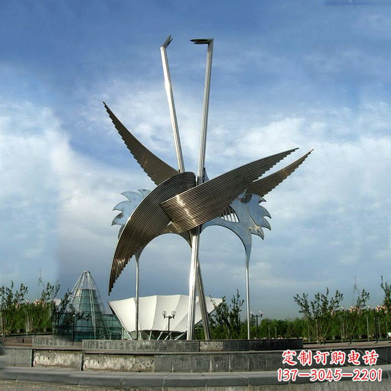 宜宾城市广场精美仙鹤雕塑