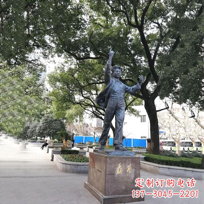 宜宾聂耳传奇一座铜雕的赞歌