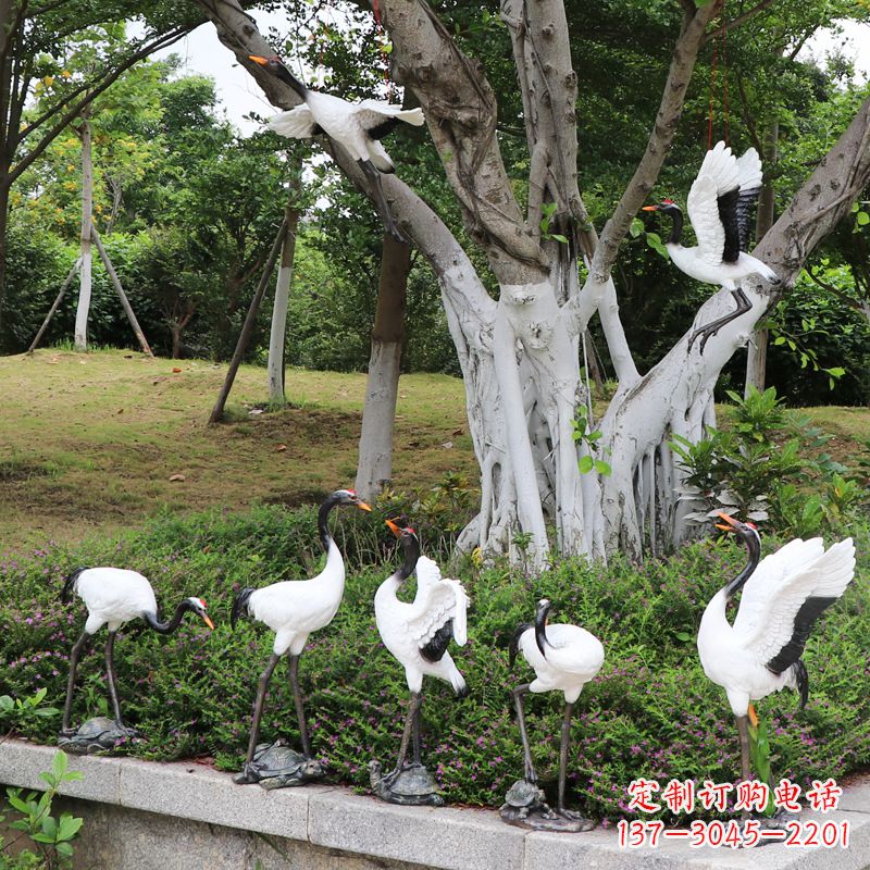 宜宾美丽的仙鹤雕塑