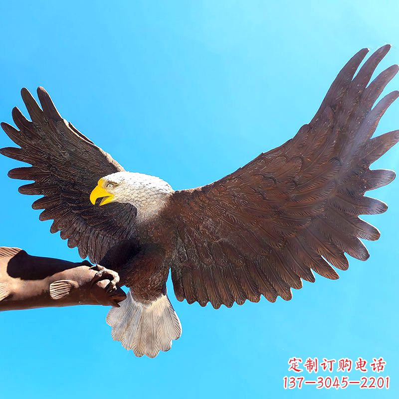 宜宾大型仿真老鹰玻璃钢雕塑