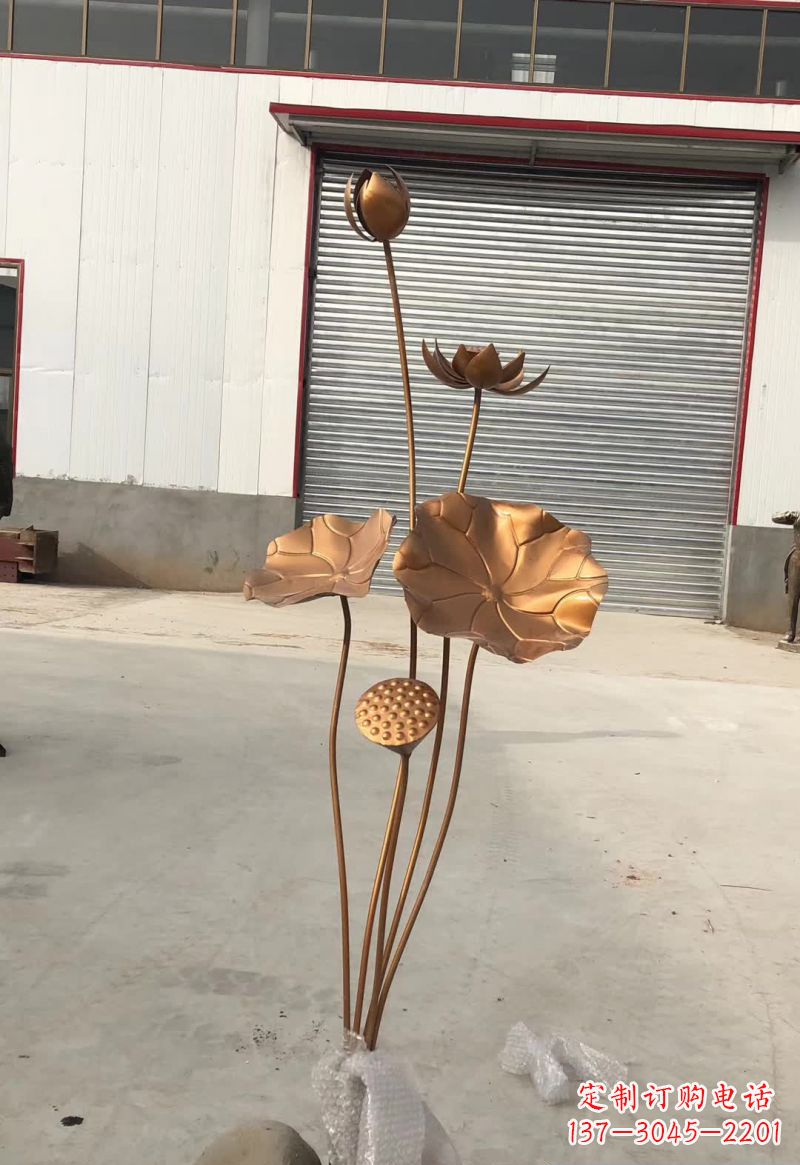 宜宾古典锻铜荷花雕塑