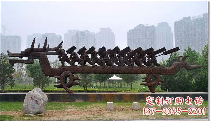 宜宾锻铜赛龙舟雕塑