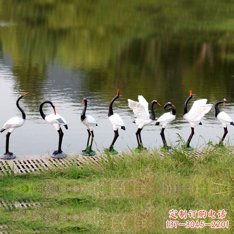 宜宾玻璃钢动物水池雕塑