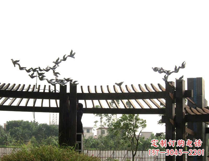 宜宾飞翔美景·鸽子雕塑
